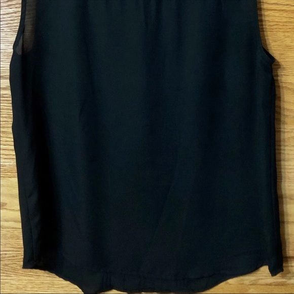 SOLD!! LC LAUREN CONRAD | BLACK SLEEVELESS TUXEDO BLOUSE SZ M - Picture 6 of 10